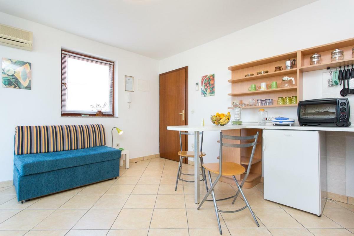 1-Bedroom Apartment With Loggia In Punat Island Krk Exterior foto