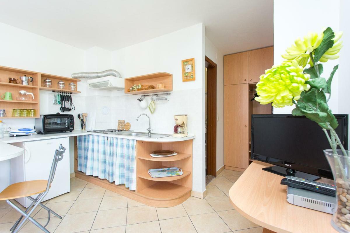 1-Bedroom Apartment With Loggia In Punat Island Krk Exterior foto