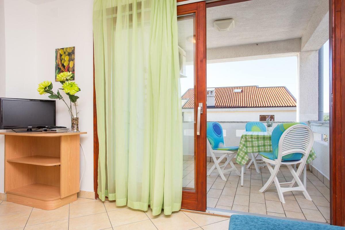 1-Bedroom Apartment With Loggia In Punat Island Krk Exterior foto
